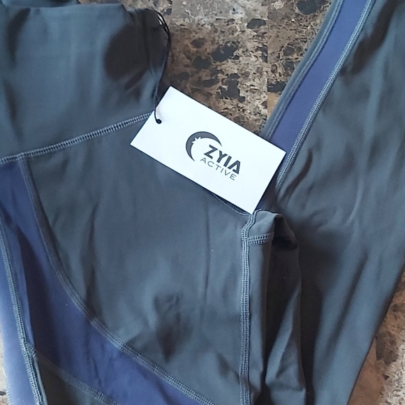 Zyia 7/8 leggings - Picture 3 of 4